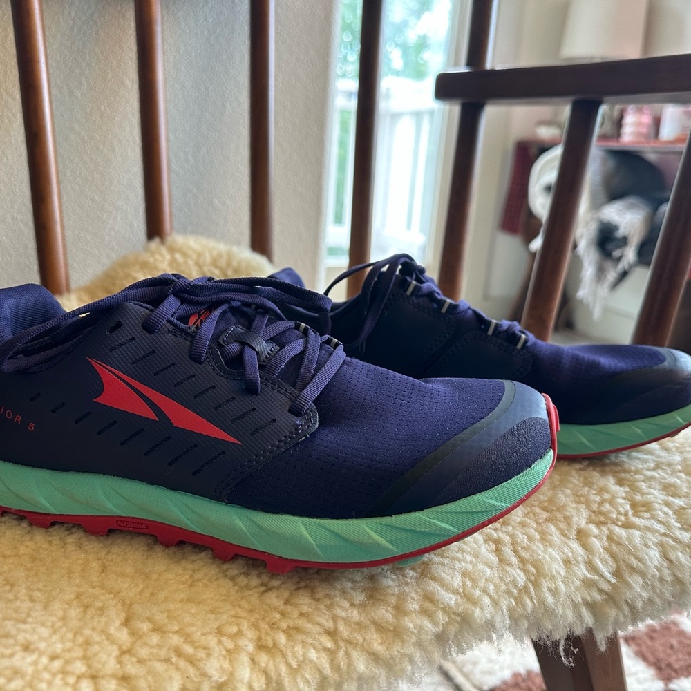 Altar superior 5 Women’s size 7.5 purple